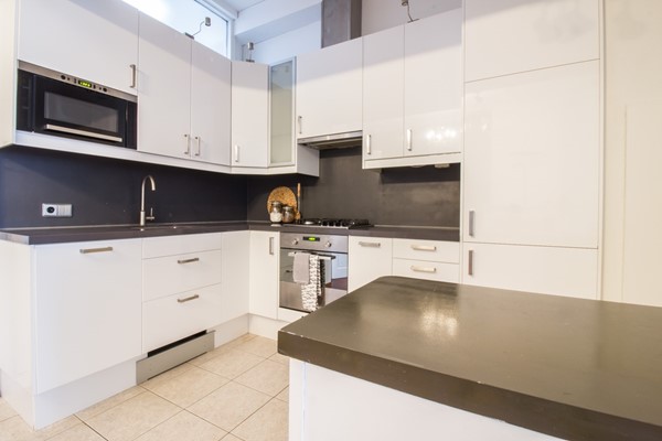 Medium property photo - Jacob Gillesstraat 22, 2582 XZ The Hague